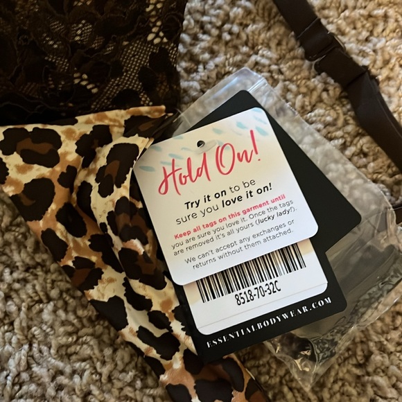 Essential Body Wear 32C Cheetah Print Padded Underwired Bra - Picture 2 of 4